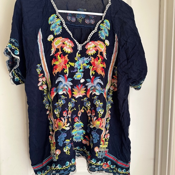 Embroidered top - Picture 1 of 2